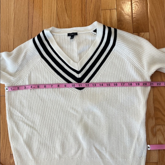 Tennis Anyone? Beautiful creamy white with black stripes. - Picture 4 of 6